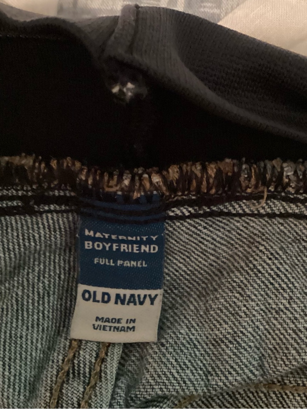 Old Navy Ladies Boyfriend Full Panel Pregnancy Maternity Jeans Size 2 Short - Picture 10 of 11